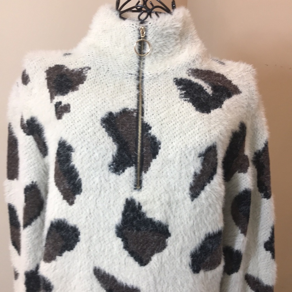 Entro Animal Print Long Sleeve Sweater